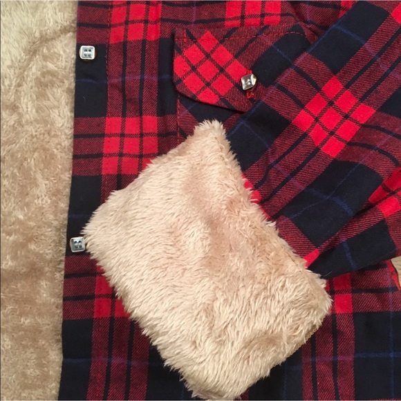 ‼️SOLD‼️FAUX FUR LINED - Picture 4 of 8